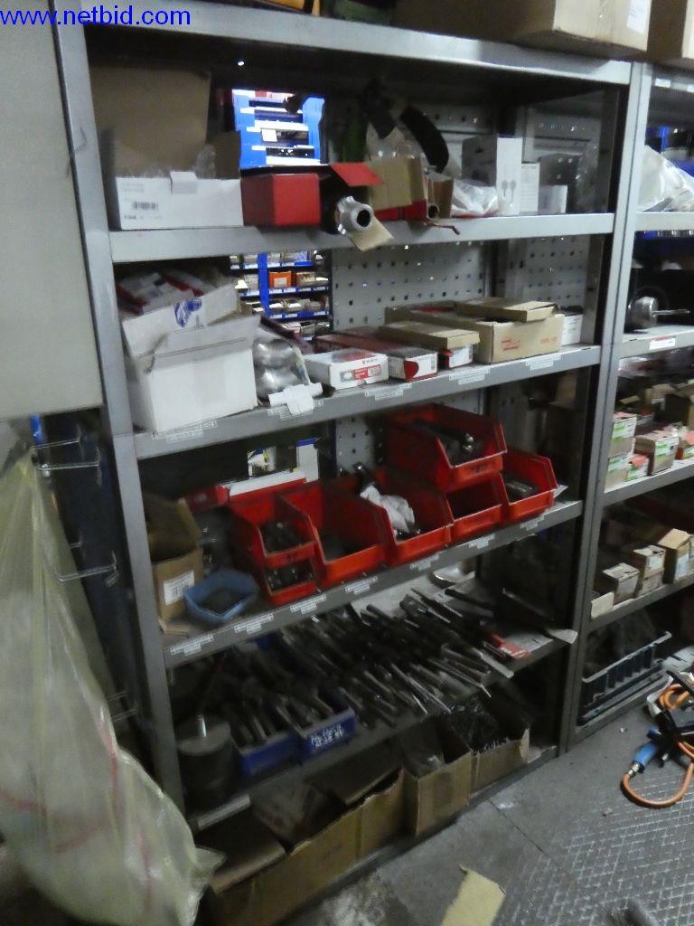 Equipamento operacional e de escritório (construção em aço e metal)-11