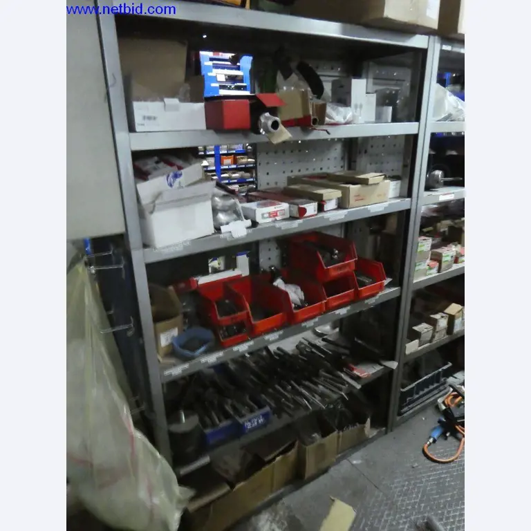 Equipamento operacional e de escritório (construção em aço e metal)-11