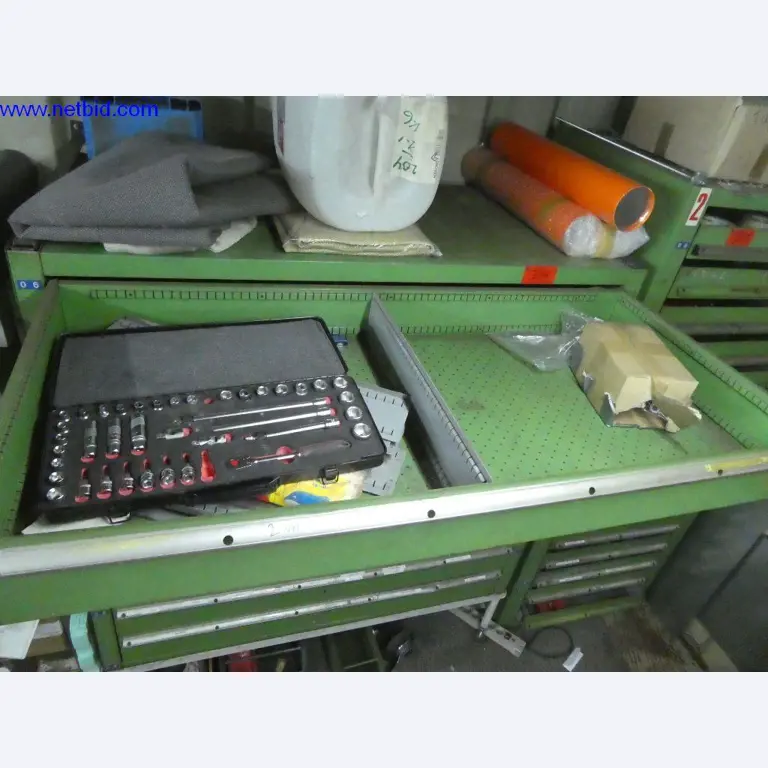 Equipamento operacional e de escritório (construção em aço e metal)-2