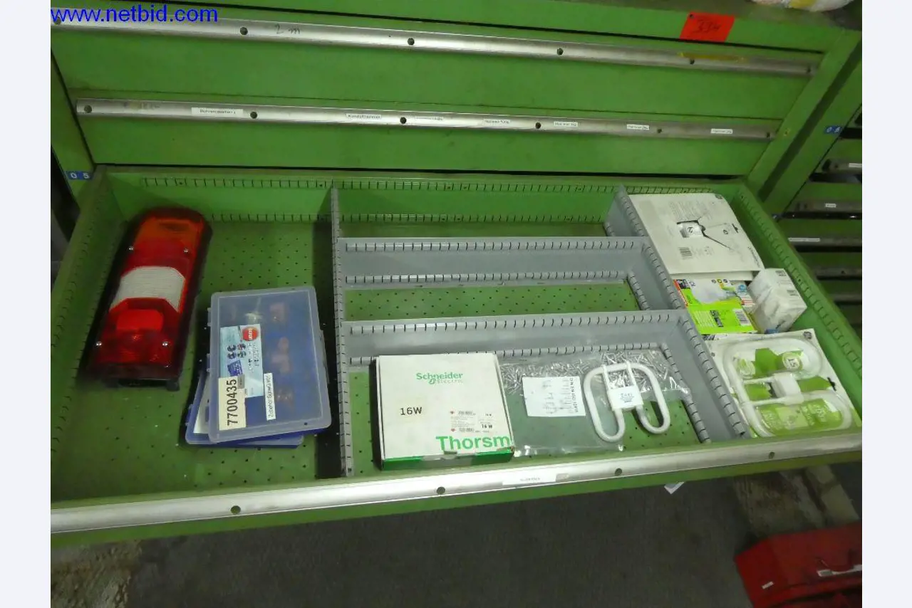 Equipamento operacional e de escritório (construção em aço e metal)-3