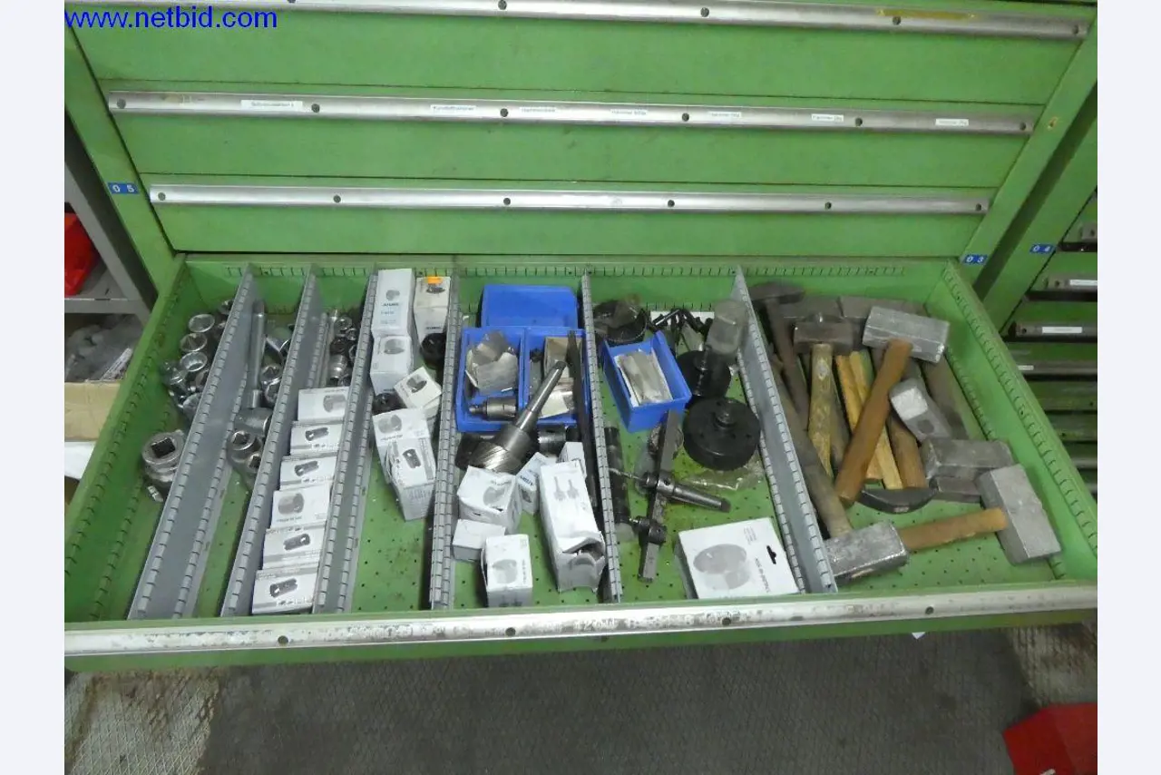 Equipamento operacional e de escritório (construção em aço e metal)-4