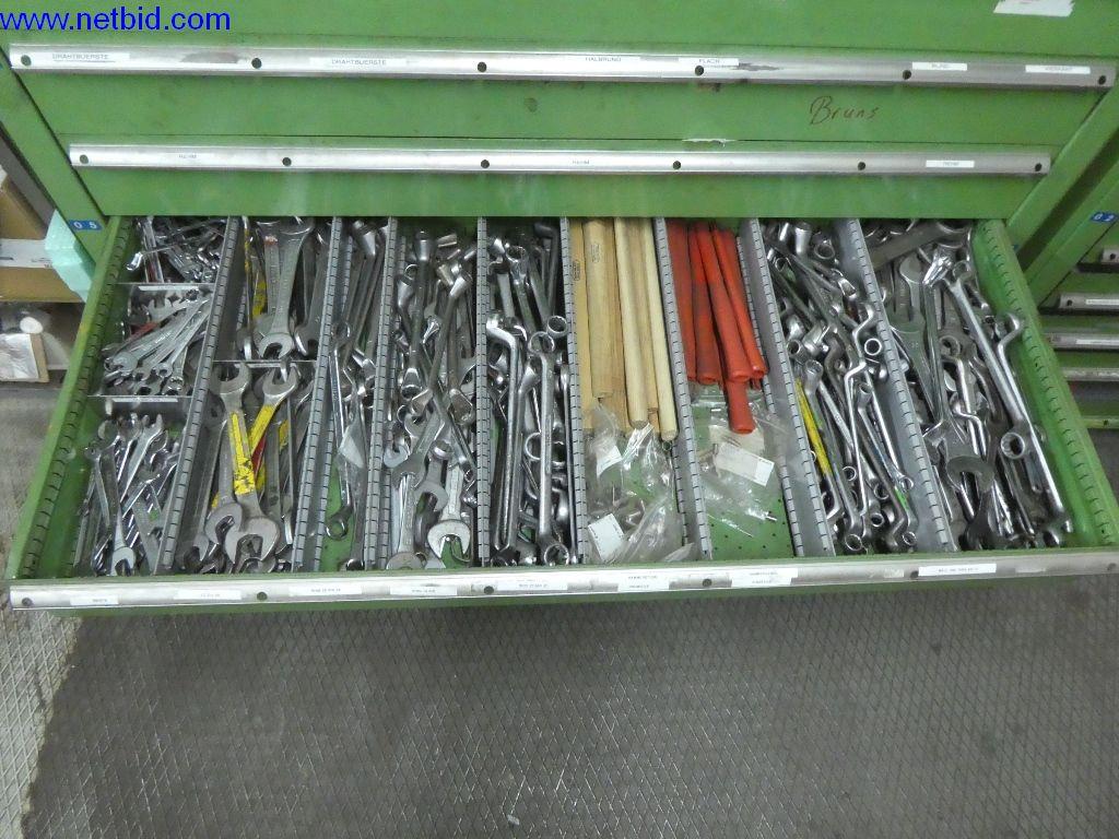 Equipamento operacional e de escritório (construção em aço e metal)-7