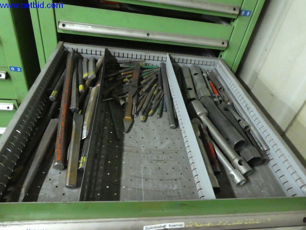 Equipamento operacional e de escritório (construção em aço e metal)-11