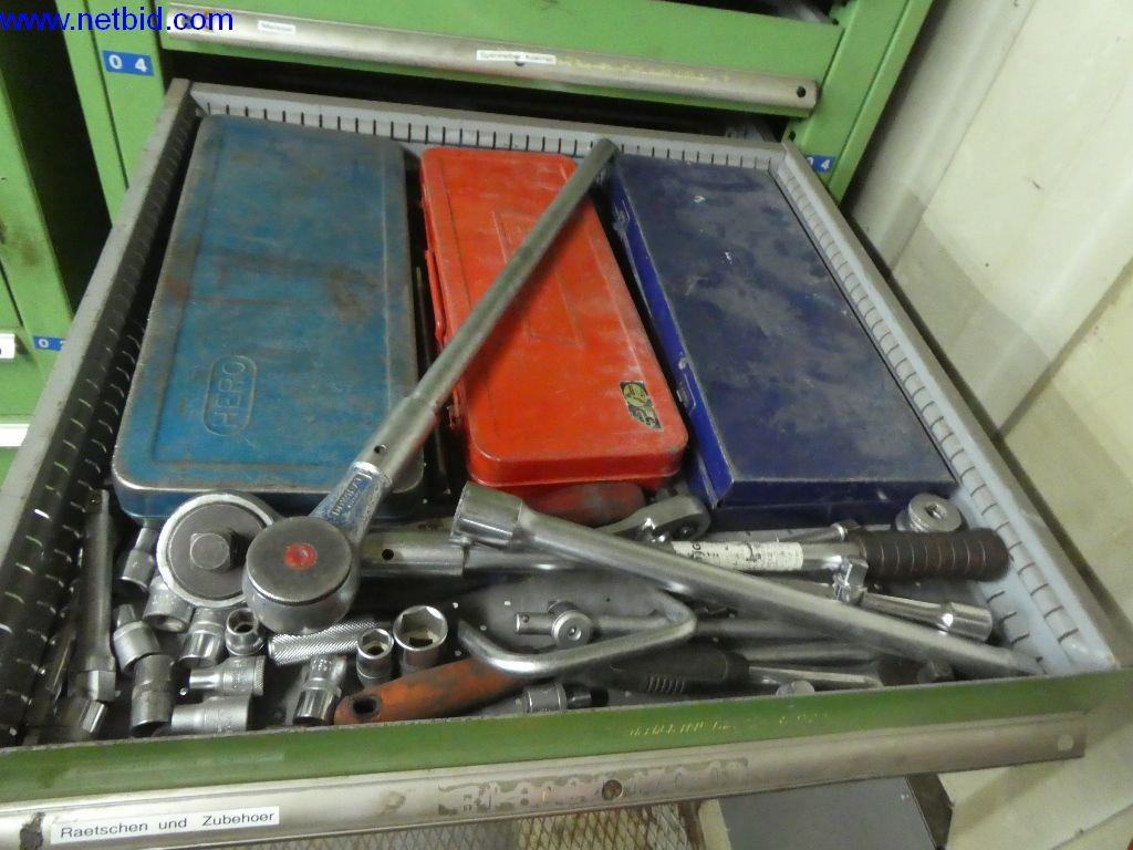 Equipamento operacional e de escritório (construção em aço e metal)-12