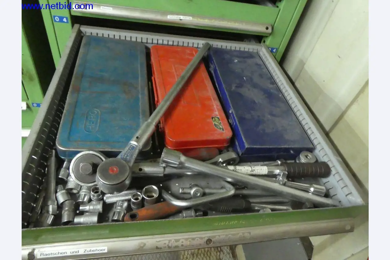 Equipamento operacional e de escritório (construção em aço e metal)-12