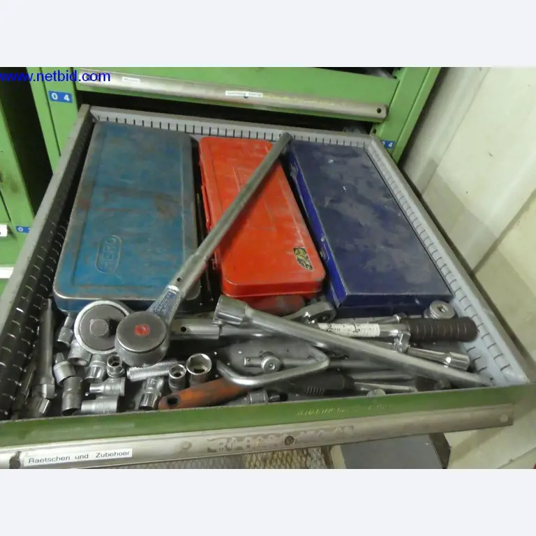 Equipamento operacional e de escritório (construção em aço e metal)-12