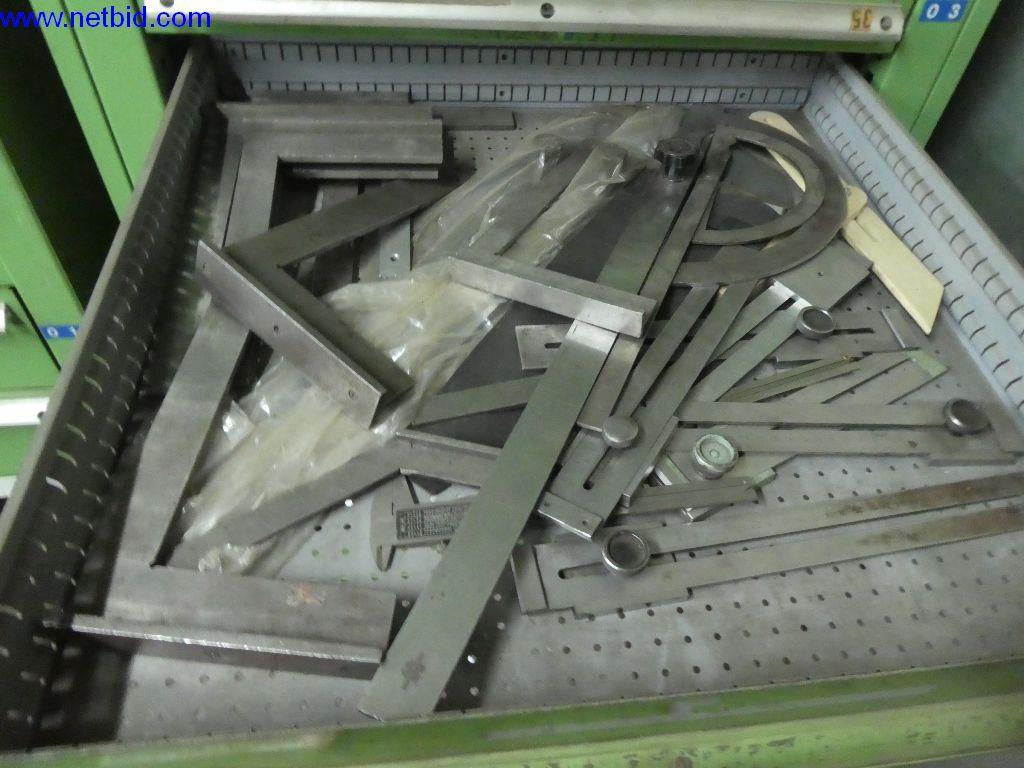 Equipamento operacional e de escritório (construção em aço e metal)-15