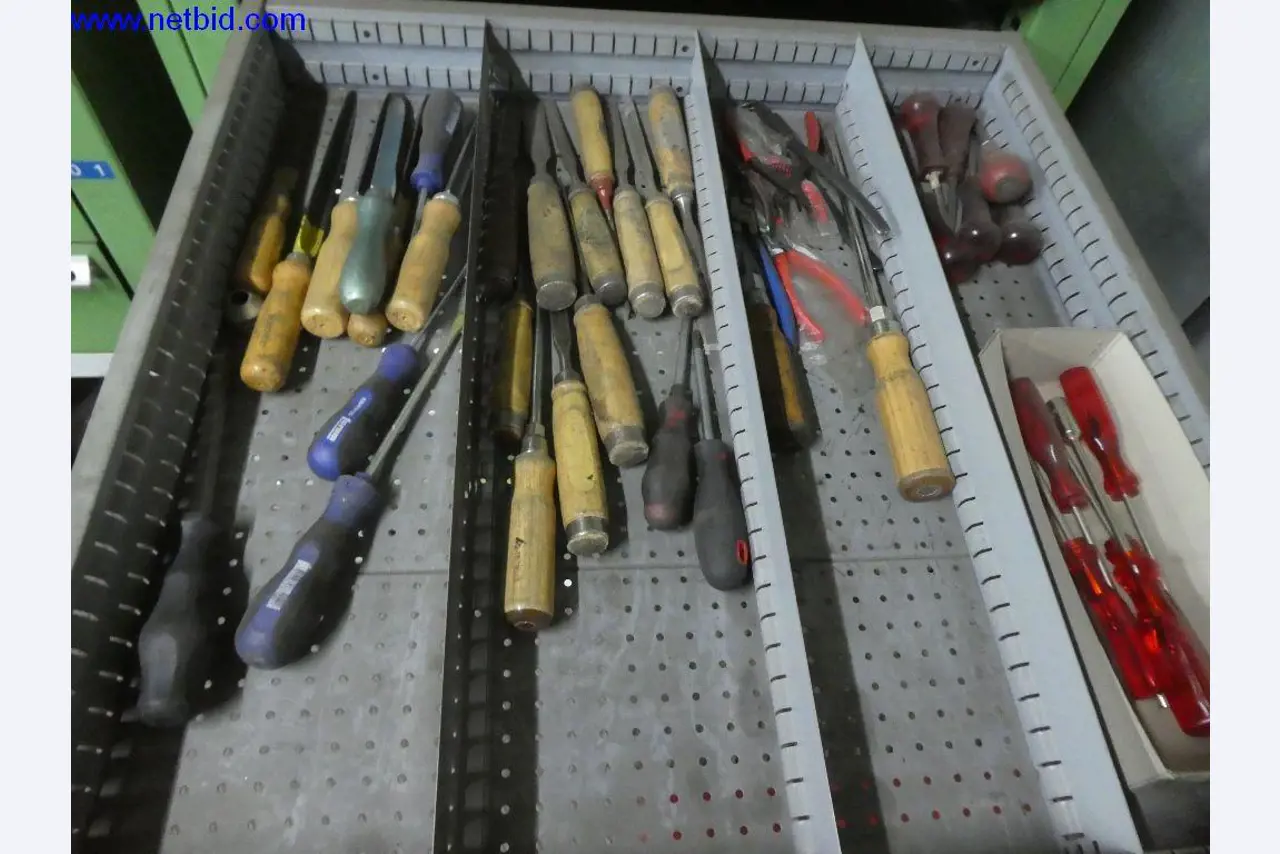 Equipamento operacional e de escritório (construção em aço e metal)-3