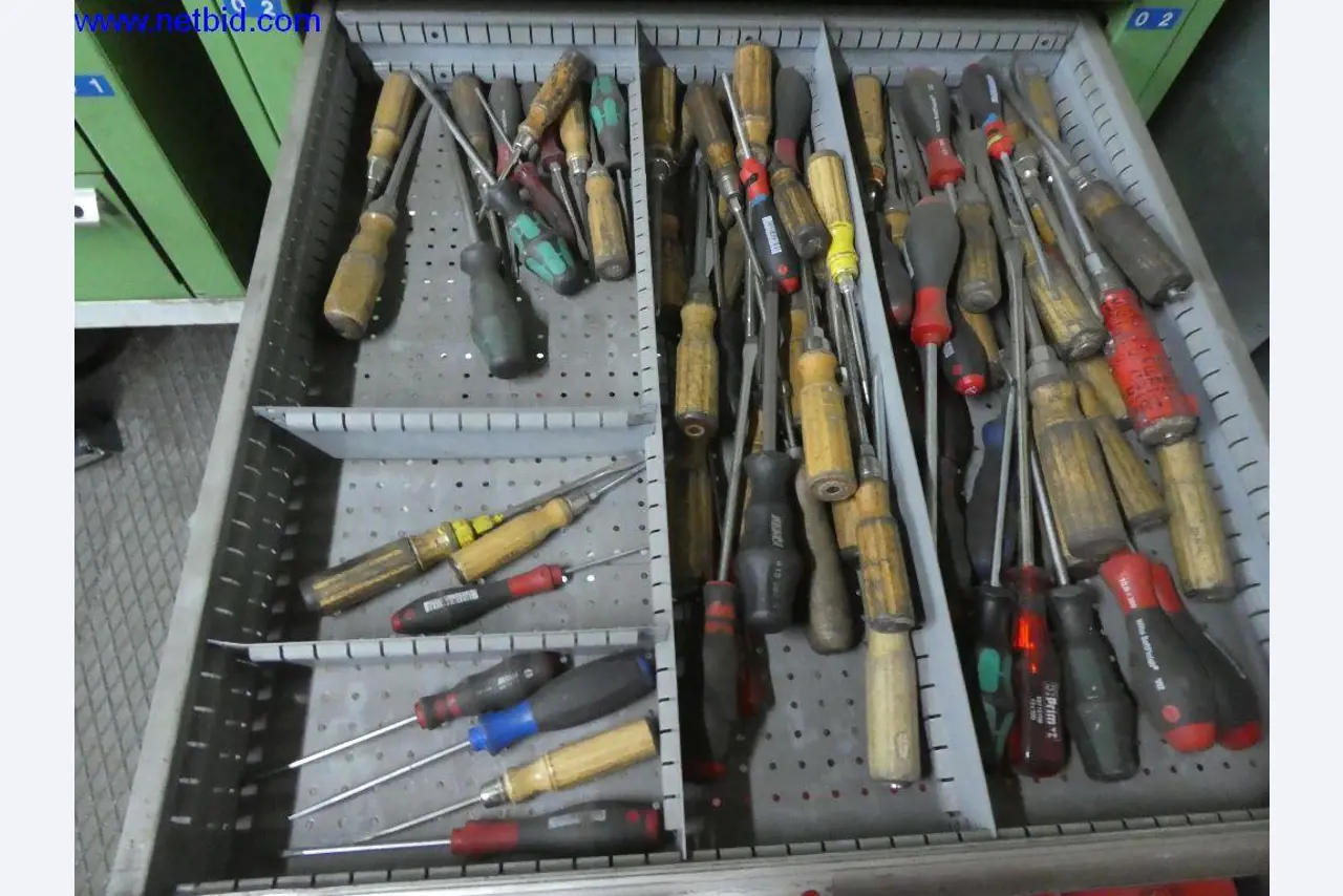 Equipamento operacional e de escritório (construção em aço e metal)-4