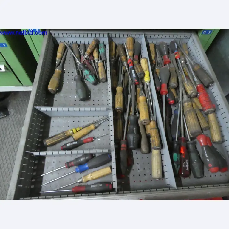 Equipamento operacional e de escritório (construção em aço e metal)-4
