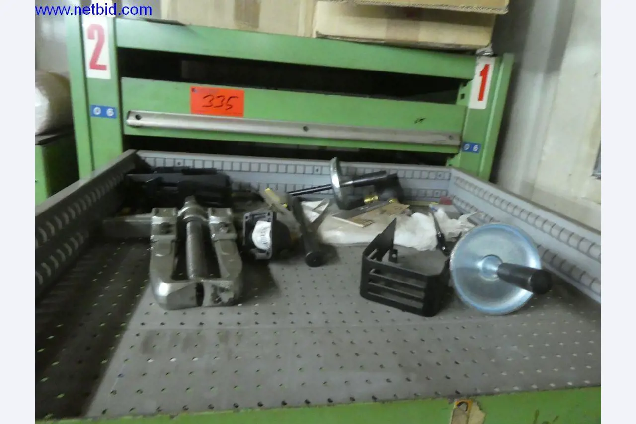 Equipamento operacional e de escritório (construção em aço e metal)-8