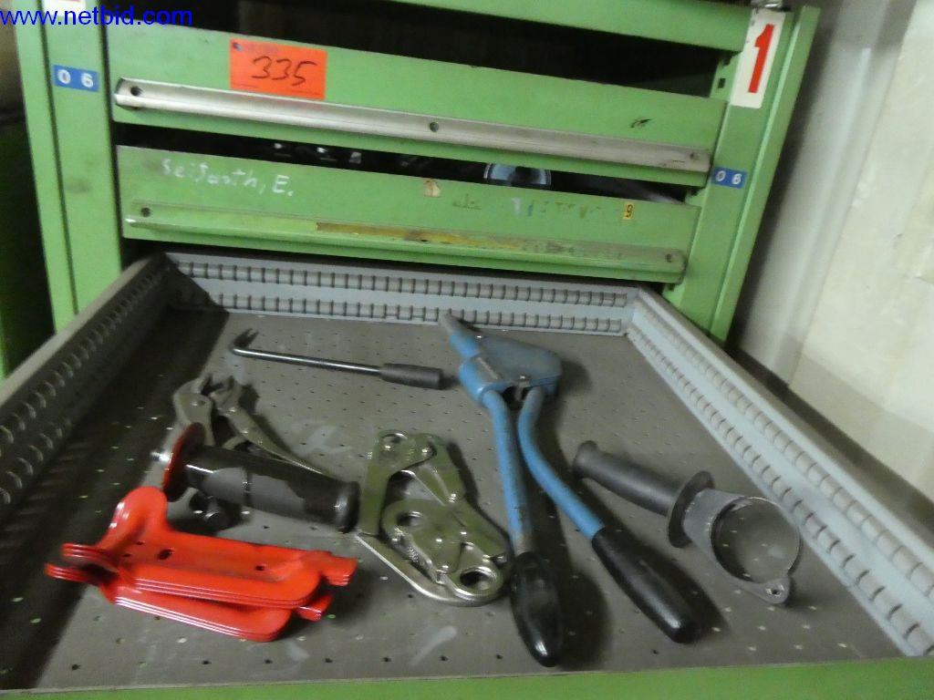 Equipamento operacional e de escritório (construção em aço e metal)-9