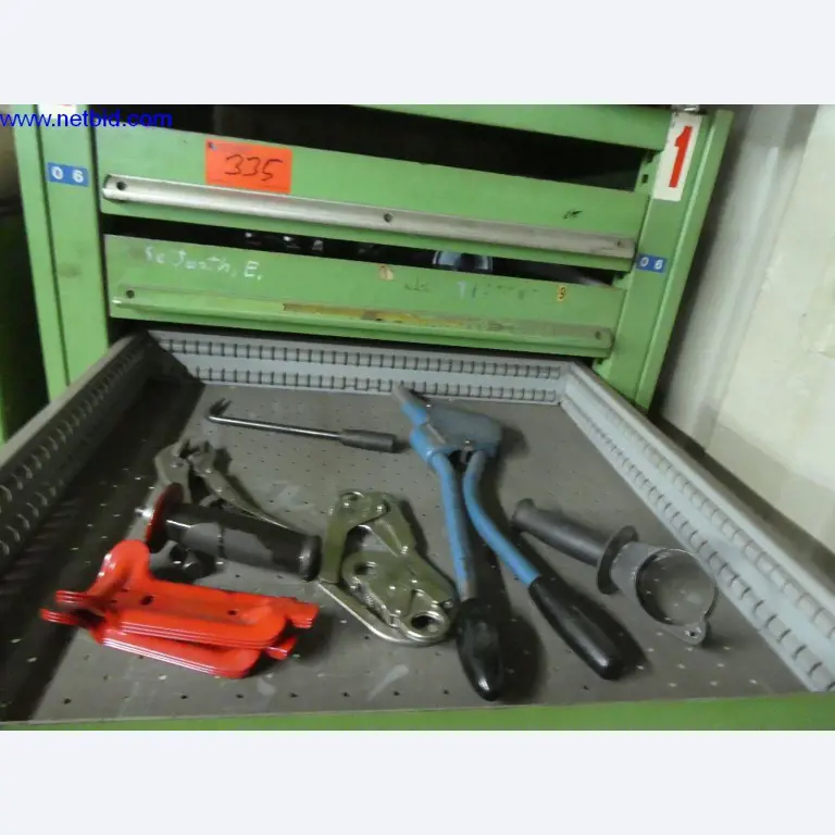 Equipamento operacional e de escritório (construção em aço e metal)-9