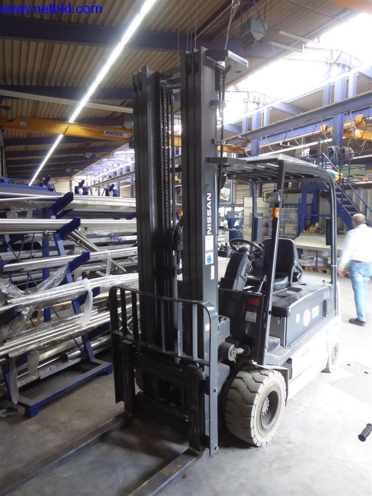 Equipamento operacional e de escritório (construção em aço e metal)-1