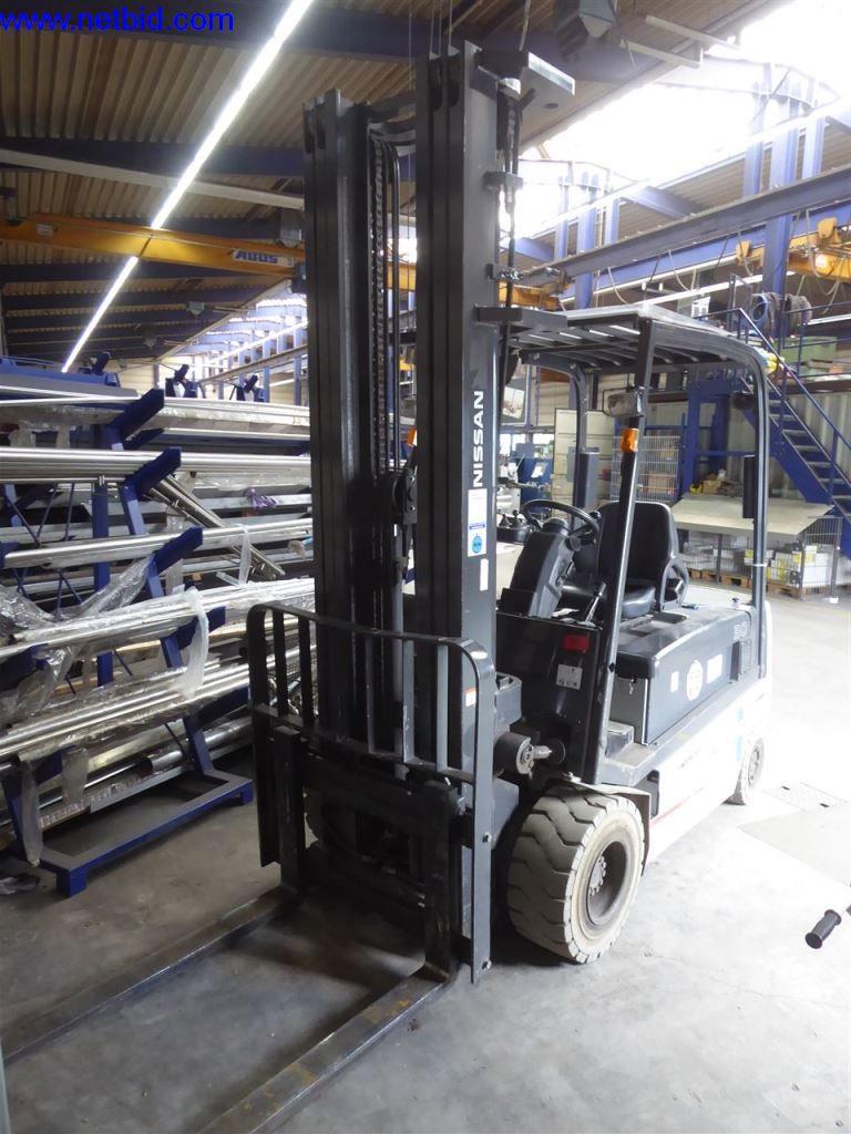 Equipamento operacional e de escritório (construção em aço e metal)-2