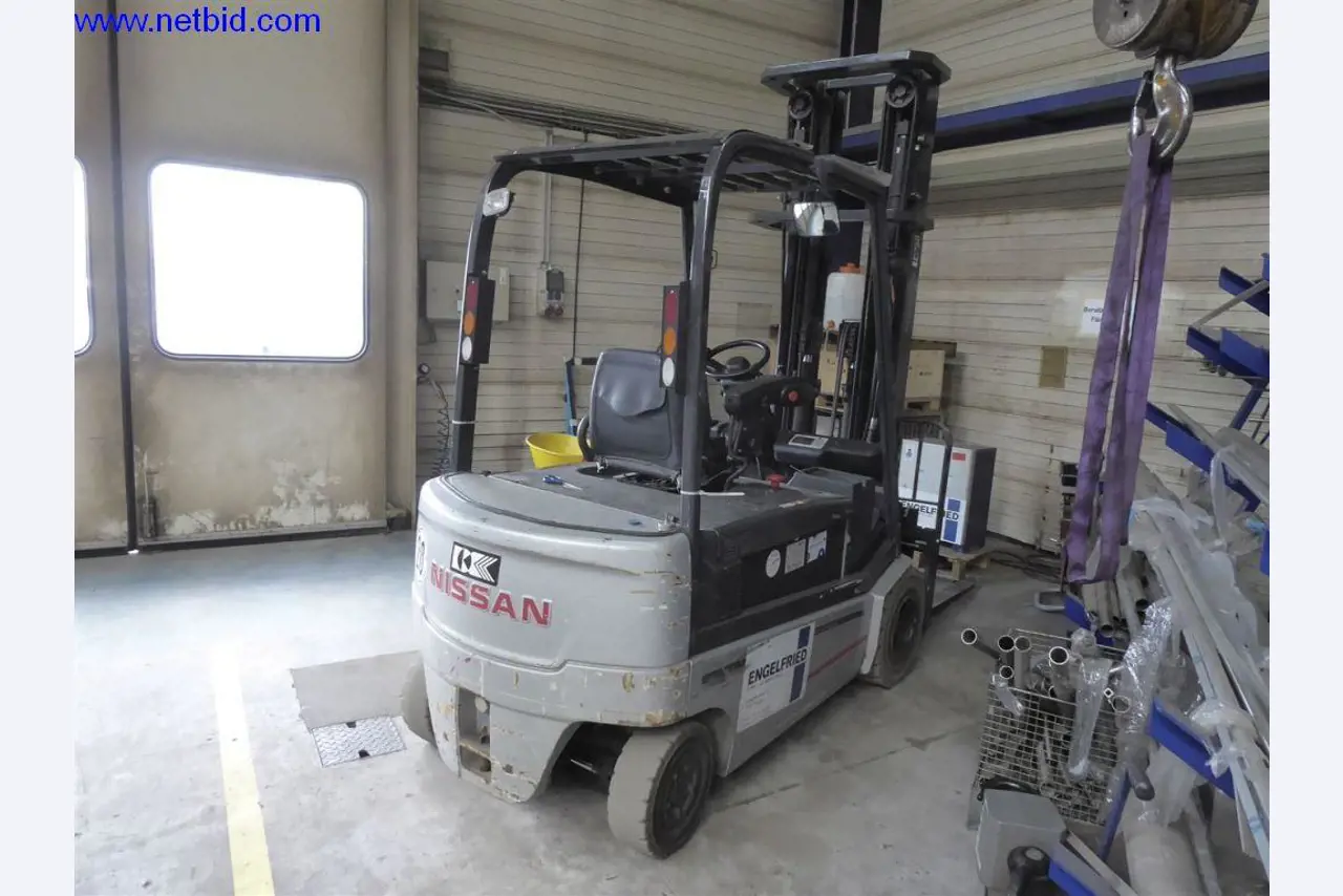 Equipamento operacional e de escritório (construção em aço e metal)-4