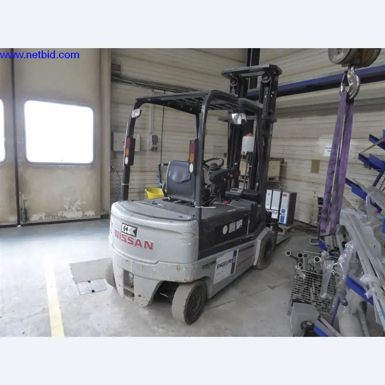 Equipamento operacional e de escritório (construção em aço e metal)-4