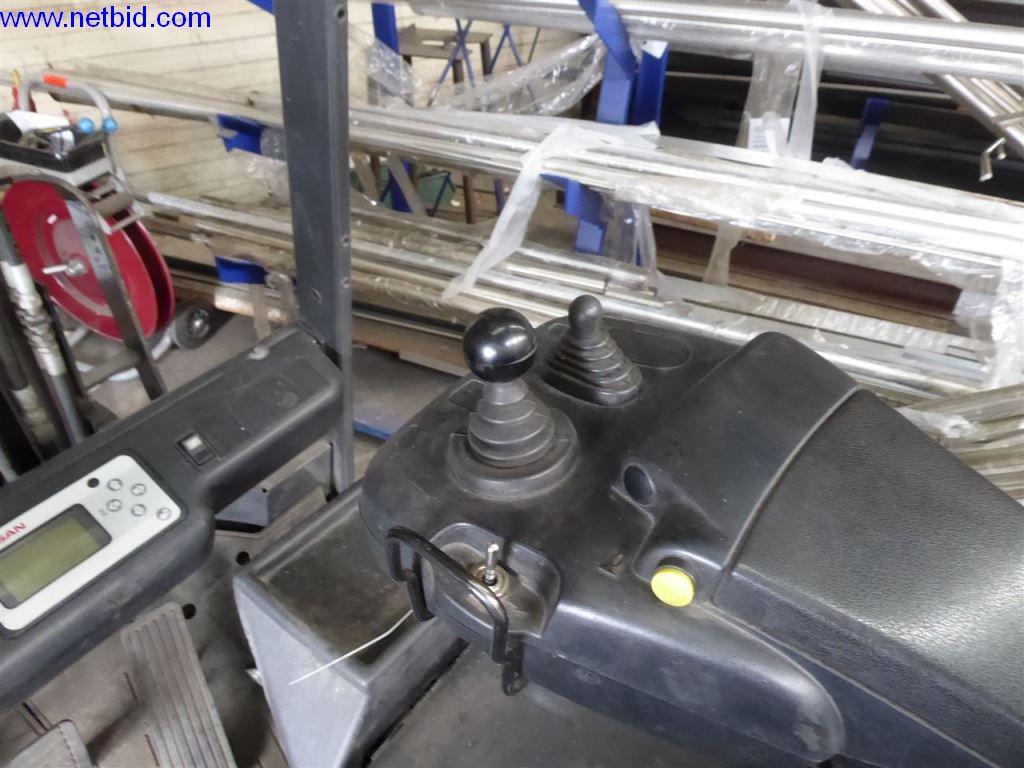 Equipamento operacional e de escritório (construção em aço e metal)-9