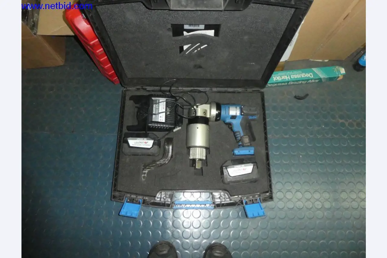 Equipamento operacional e de escritório (construção em aço e metal)-1
