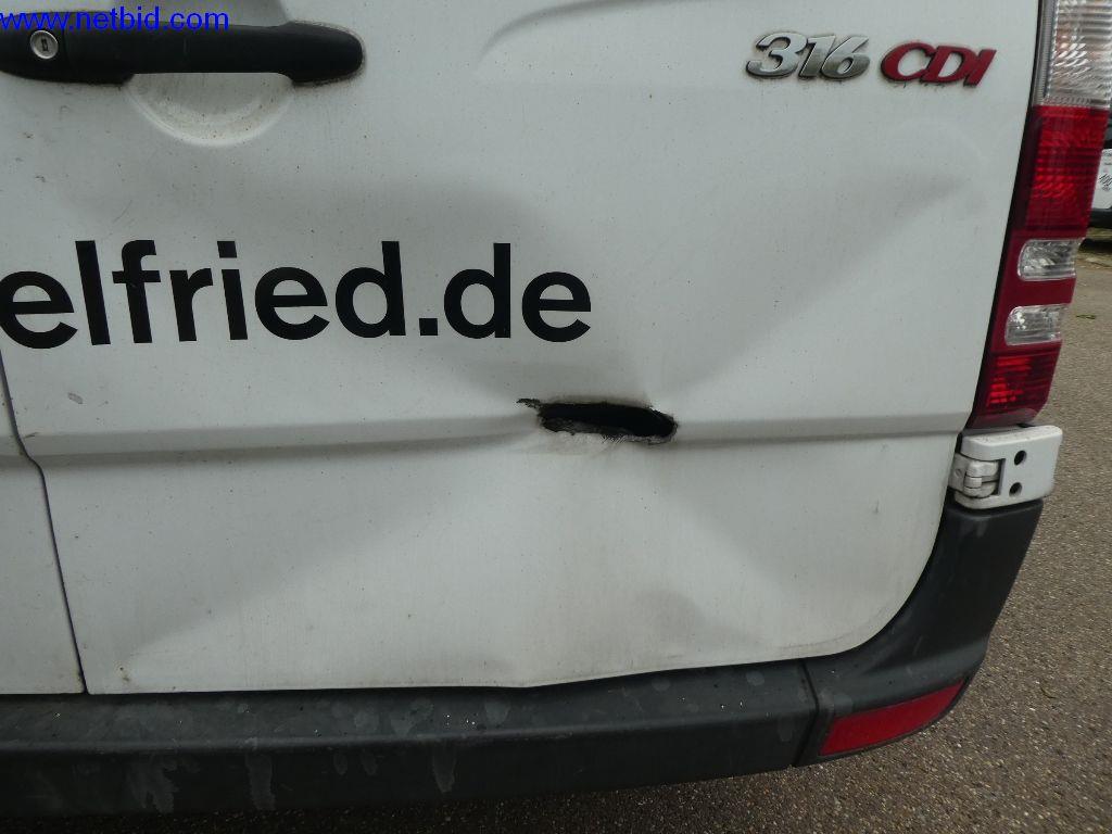 Equipamento operacional e de escritório (construção em aço e metal)-11