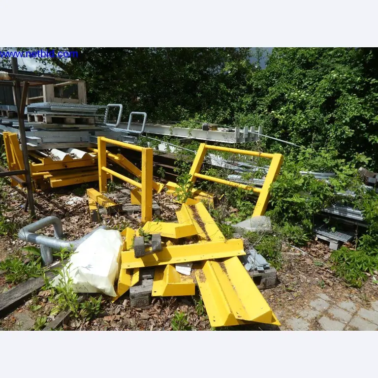 Equipamento operacional e de escritório (construção em aço e metal)-2