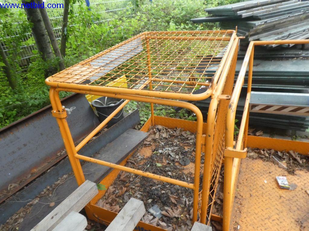 Sprzęt operacyjny i biurowy (konstrukcja stalowa i metalowa)-2