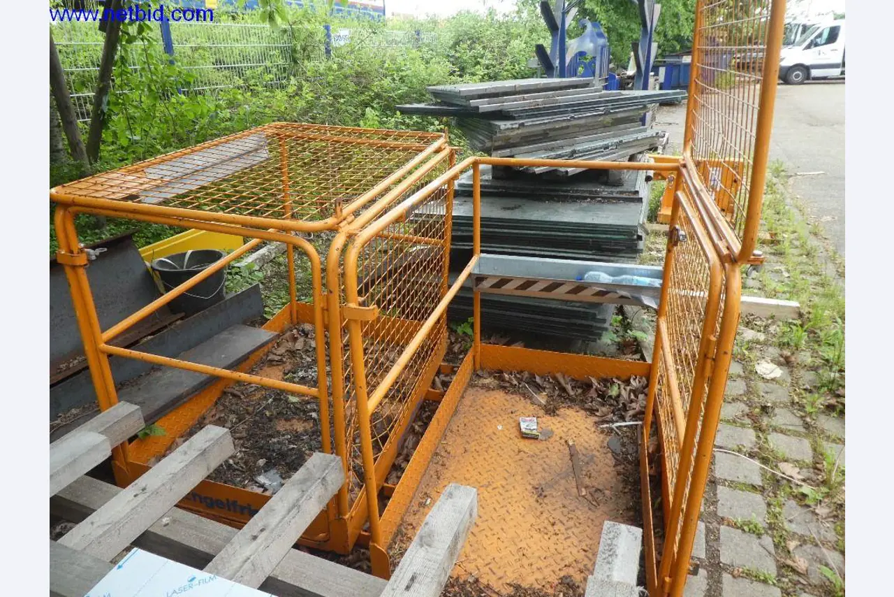 Equipamento operacional e de escritório (construção em aço e metal)-4