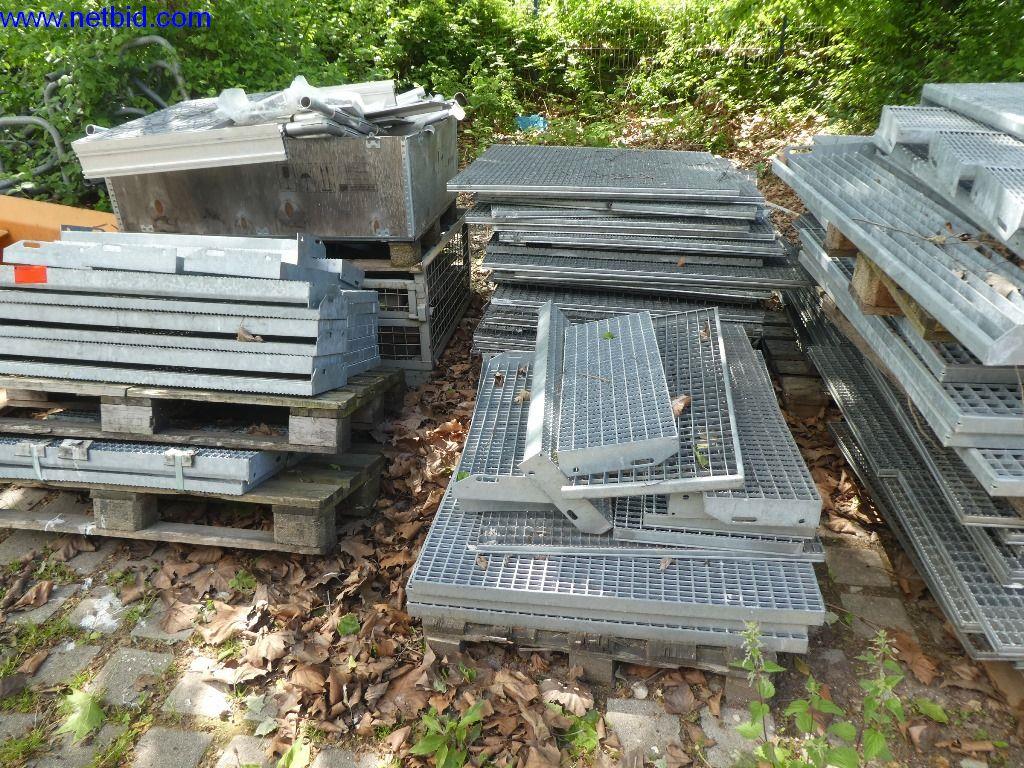 Sprzęt operacyjny i biurowy (konstrukcja stalowa i metalowa)-19