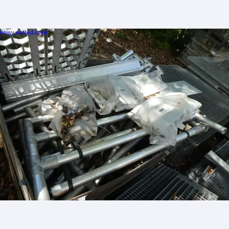 Equipamento operacional e de escritório (construção em aço e metal)-21