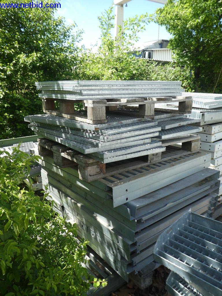 Sprzęt operacyjny i biurowy (konstrukcja stalowa i metalowa)-9