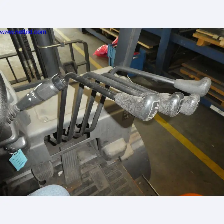 Equipamento operacional e de escritório (construção em aço e metal)-12