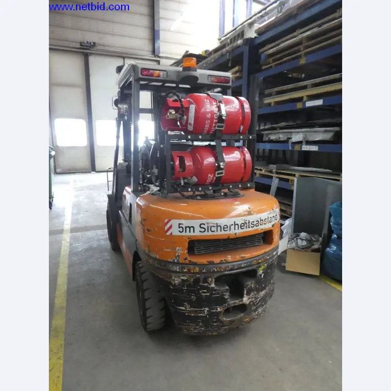 Equipamento operacional e de escritório (construção em aço e metal)-2