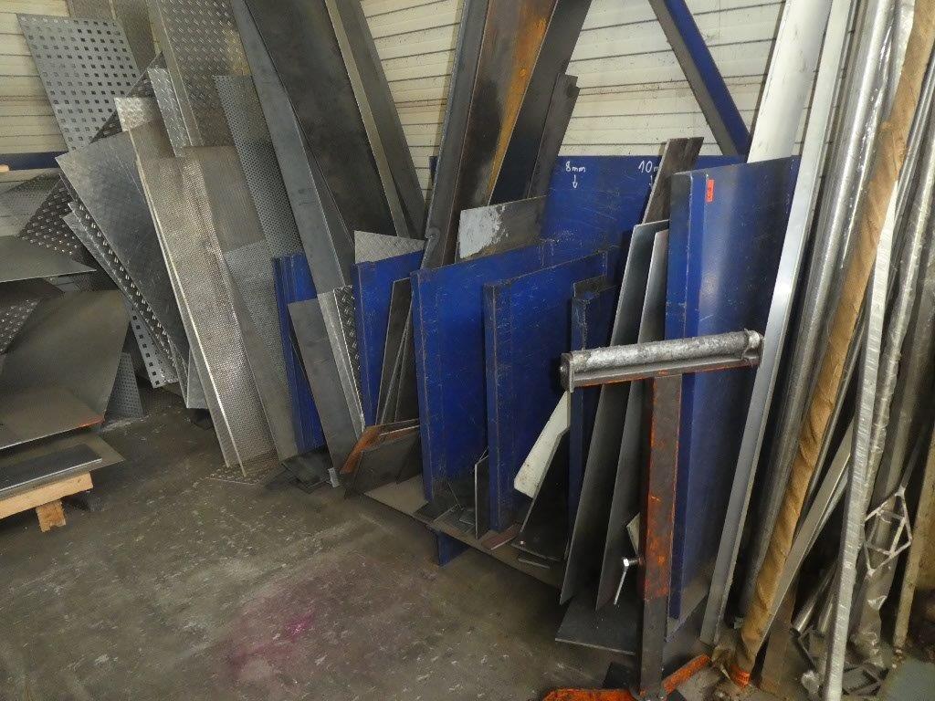 Matériel d'exploitation et de bureau (construction métallique et acier)-10