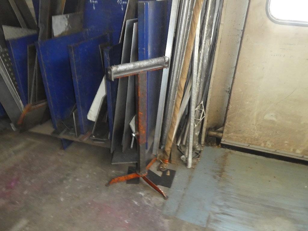 Matériel d'exploitation et de bureau (construction métallique et acier)-11