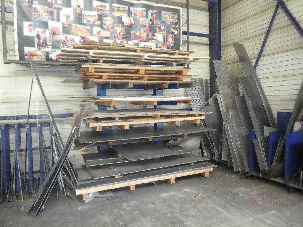 Matériel d'exploitation et de bureau (construction métallique et acier)-14