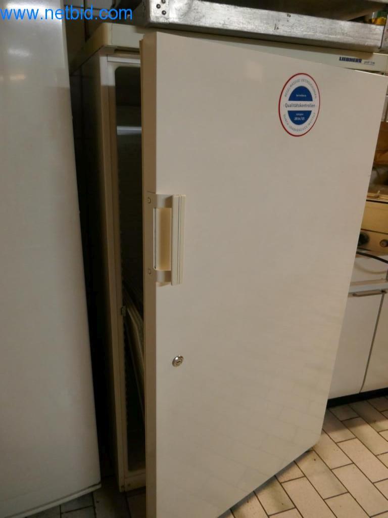 Dobro vzdrževani stroji iz pekarne-1