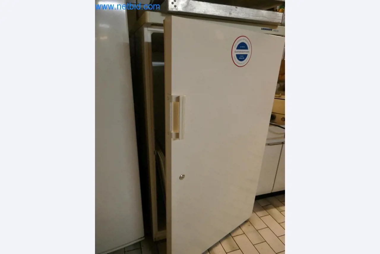 Gepflegte Maschinen aus einer Bäckerei-1