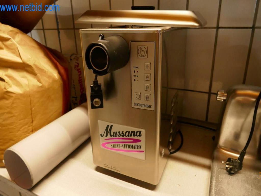 Dobro vzdrževani stroji iz pekarne-1