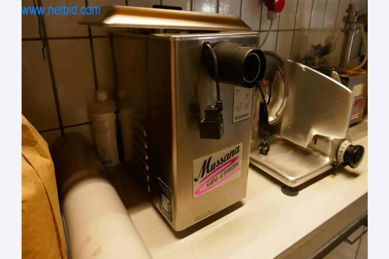 Gepflegte Maschinen aus einer Bäckerei-2