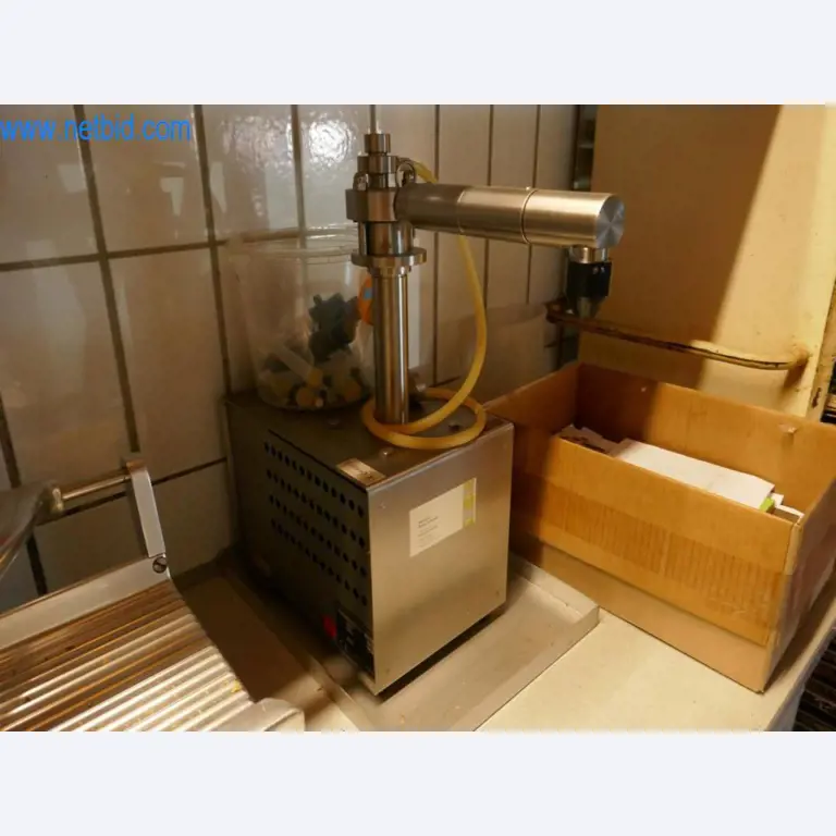 Gepflegte Maschinen aus einer Bäckerei-1