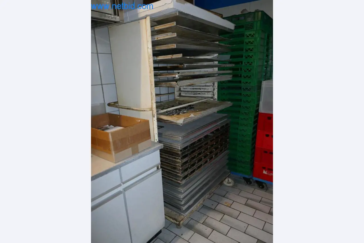 Gepflegte Maschinen aus einer Bäckerei-2