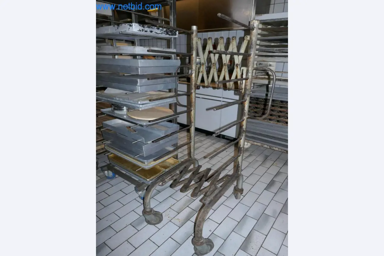 Gepflegte Maschinen aus einer Bäckerei-3