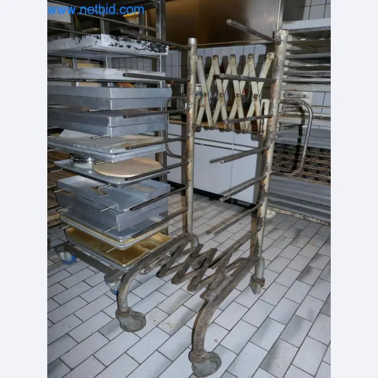 Gepflegte Maschinen aus einer Bäckerei-3