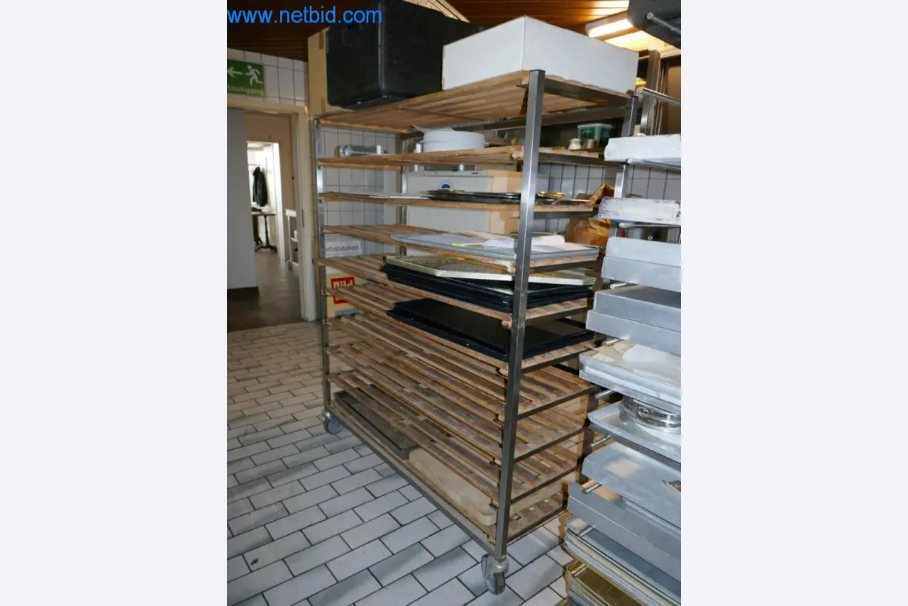 Gepflegte Maschinen aus einer Bäckerei-5