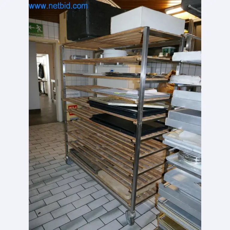 Gepflegte Maschinen aus einer Bäckerei-5