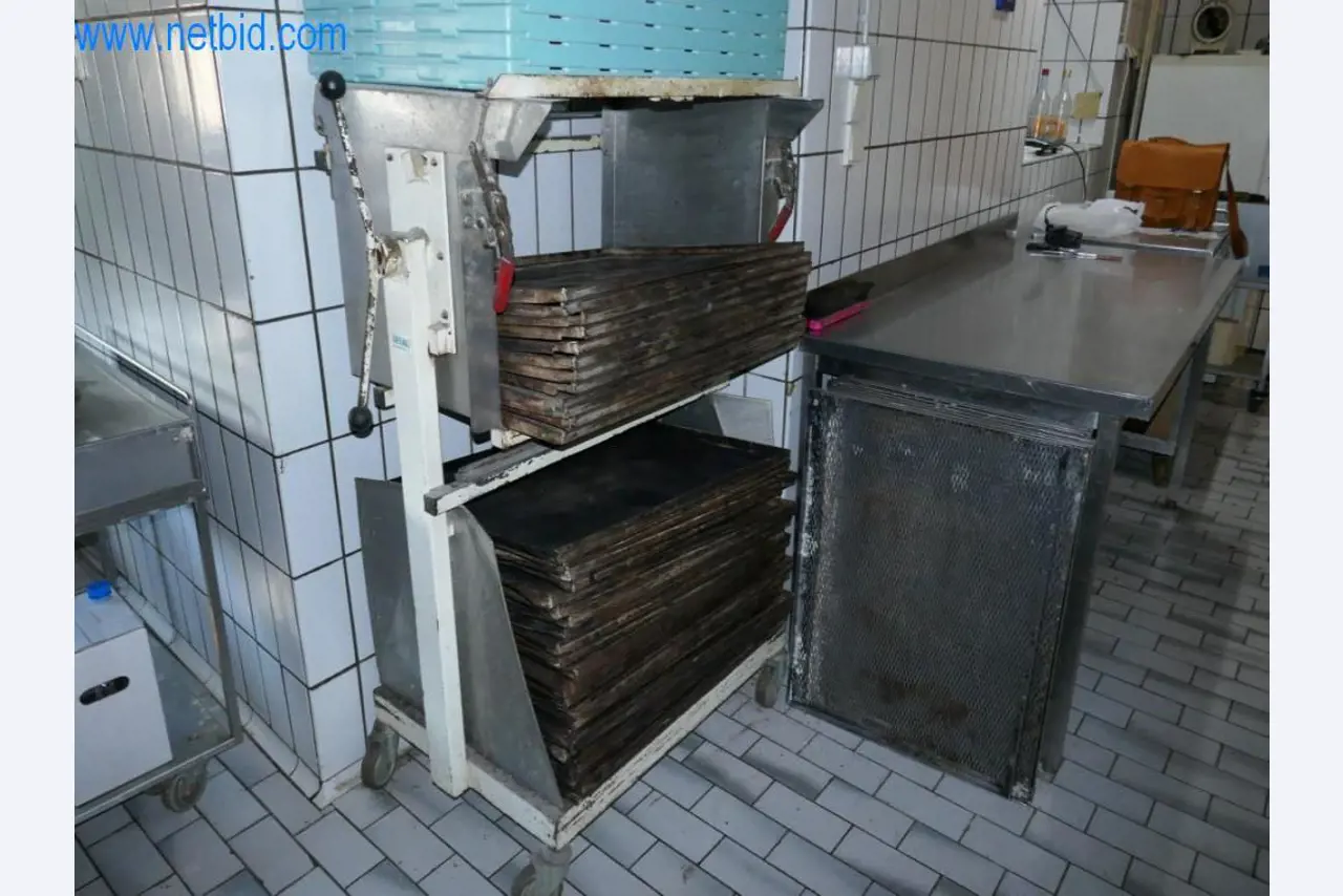 Gepflegte Maschinen aus einer Bäckerei-6