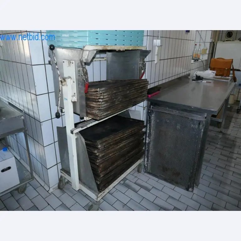 Gepflegte Maschinen aus einer Bäckerei-6