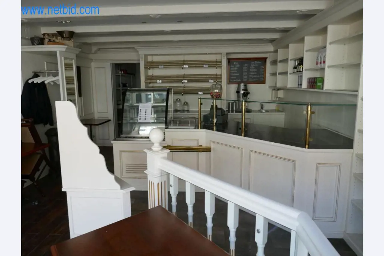 Goed onderhouden machines van een bakkerij-2