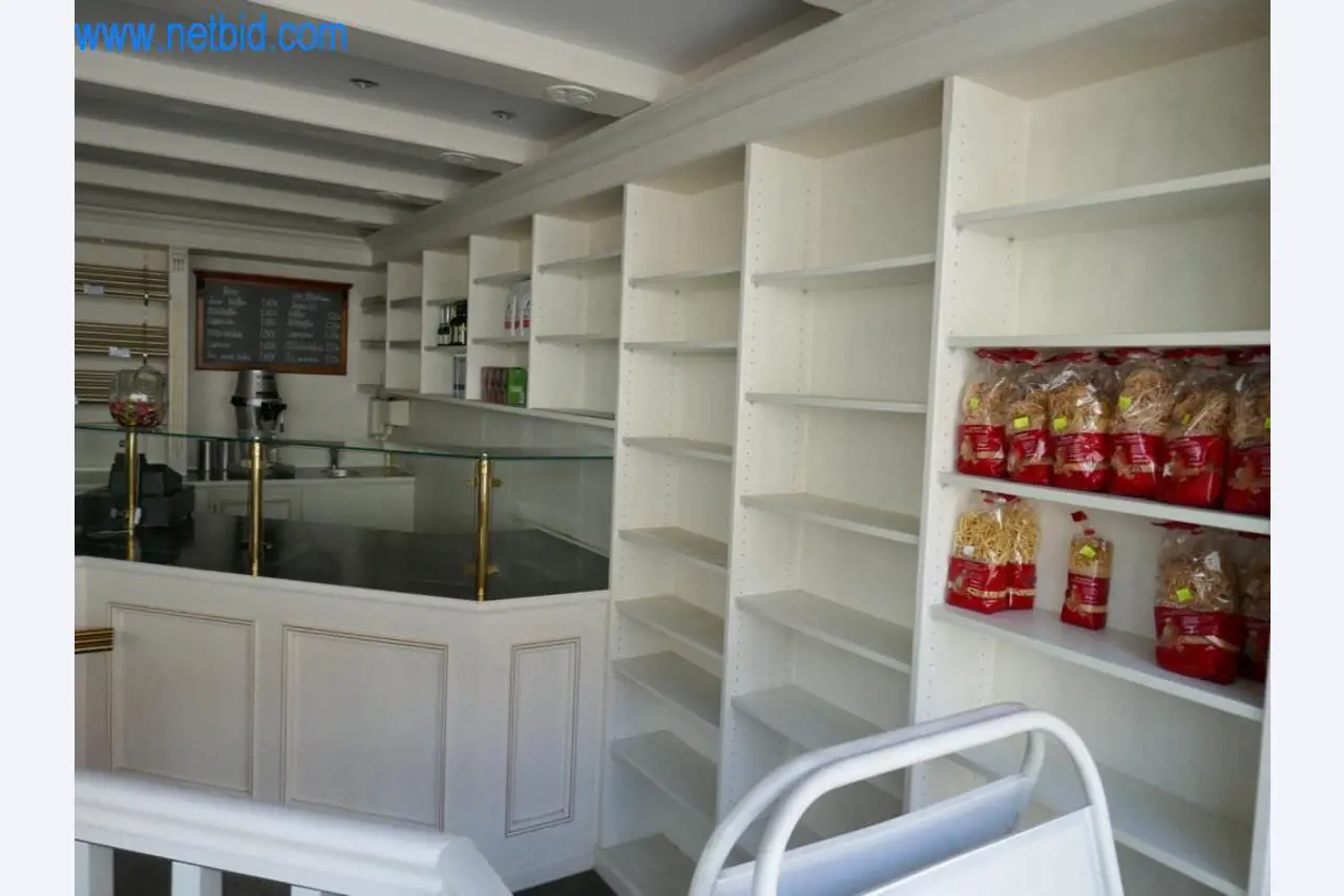 Goed onderhouden machines van een bakkerij-4