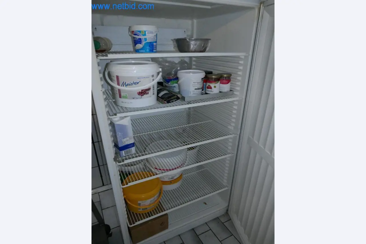 Gepflegte Maschinen aus einer Bäckerei-2